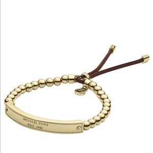 Meet your Posher, Annicer