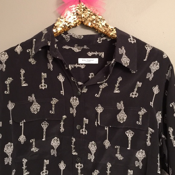 โจHP 12/30โจEquipment Key Print Blouse - Picture 4 of 4
