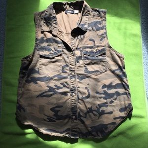 BDG camo button up tank