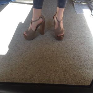 Jessica Simpson pumps size 7.