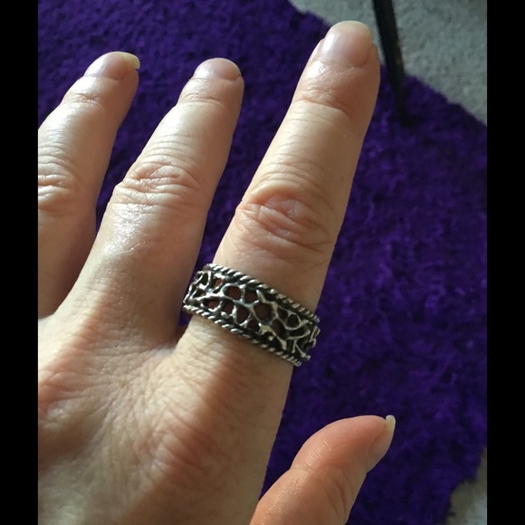 Silver Ring - Picture 3 of 3