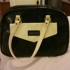 Mary Kay Bag. Brand new. Only used 1 time!