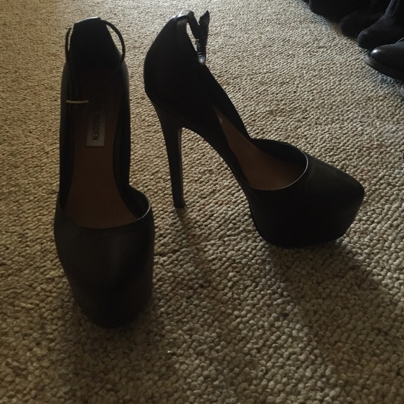 Steve Madden pumps size 7.
