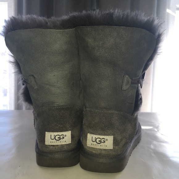 🚫SOLD🚫Ugg Bailey Button Grey - Picture 2 of 4