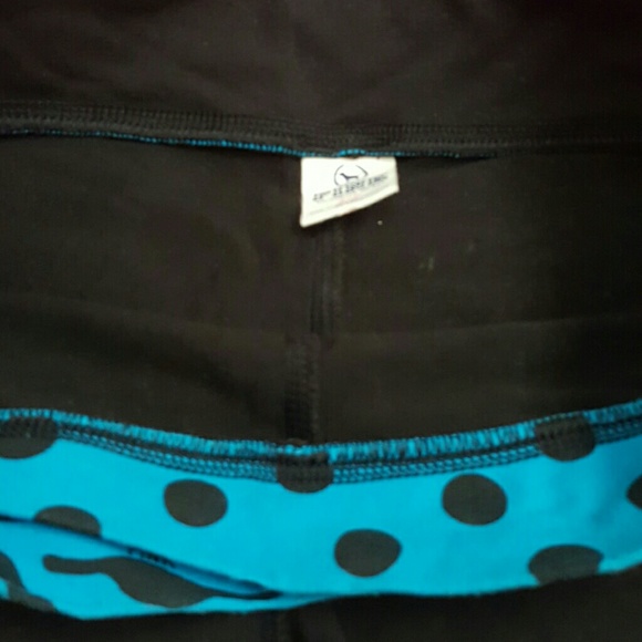 Victoria's secret yoga pants - Picture 2 of 3