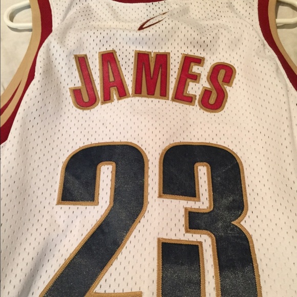 Lebron James rookie Cavs jersey