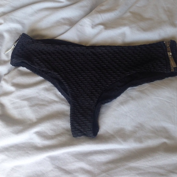 H&M bathing suit bottoms