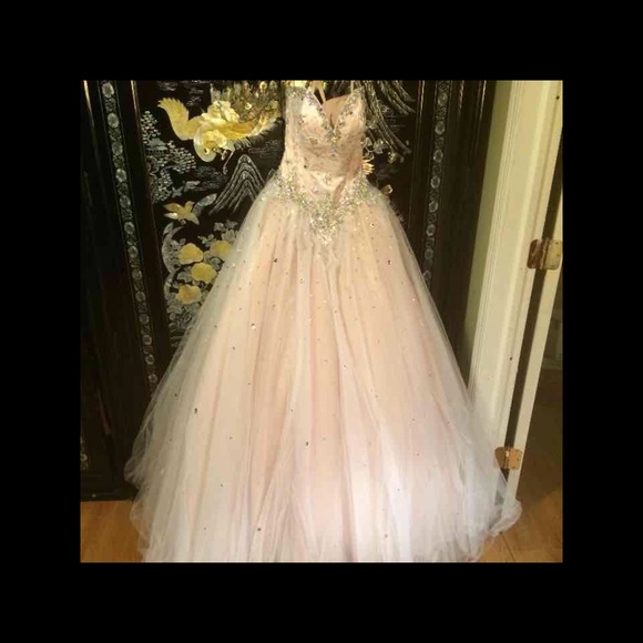 White/Nude Color Gown - Picture 1 of 4