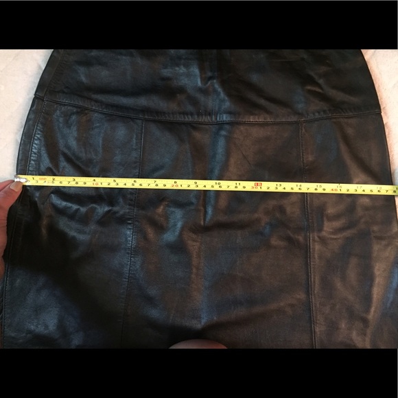 Mini high waisted black 100%leather skirt w lining - Picture 5 of 5