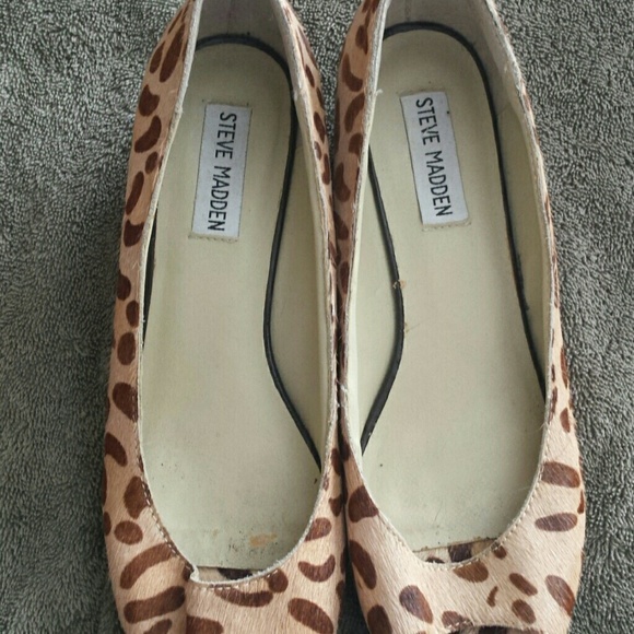 Peep toe small wedge
