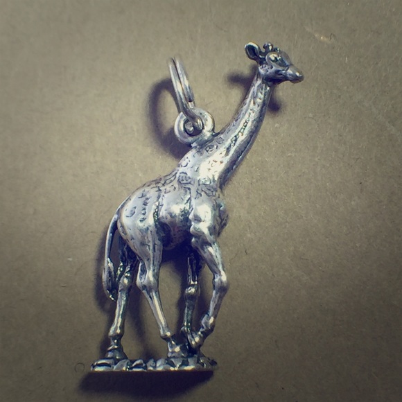Giraffe Charm; hallmark unknown. Look at detail!