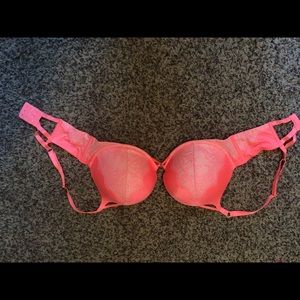 Victoria's Secret bombshell bra