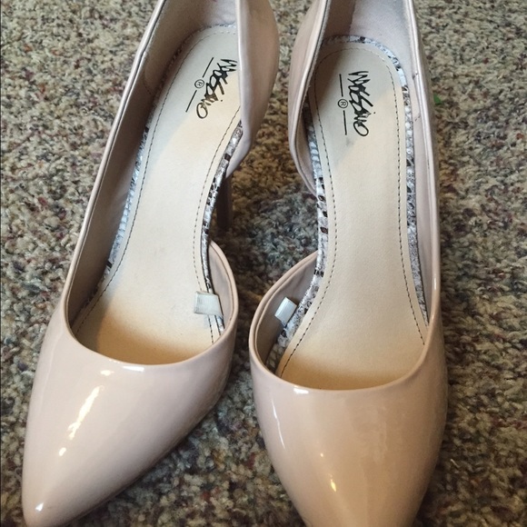 ❤️❤️1 HOUR SALE❤️❤️Mossimo classy nude heels