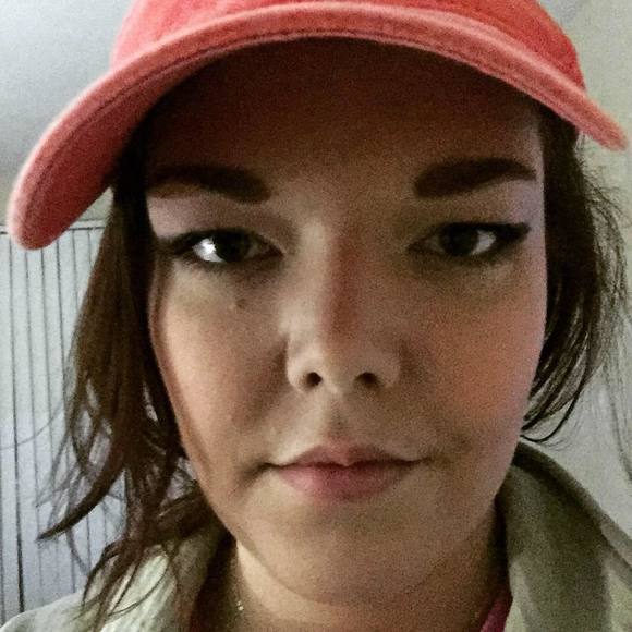 Meet your Posher, Kayla