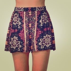 Kendall & Kylie set!! Top and shorts!