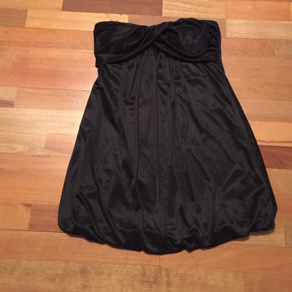 Forever 21 Black Strapless Dress. NWOT