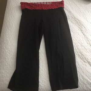 VS Pink cropped leggings