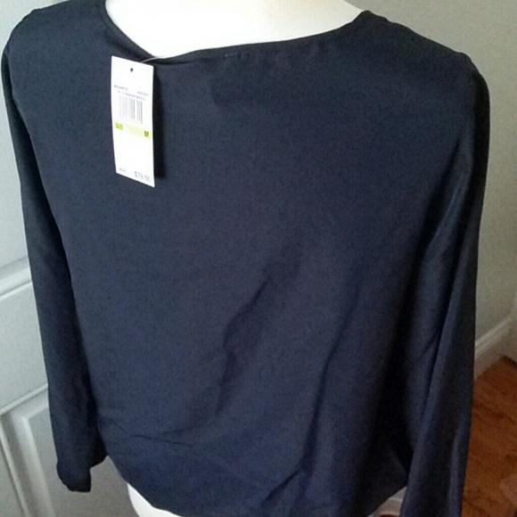 Micheal Kors new navy blouse with side tie. - Picture 2 of 4