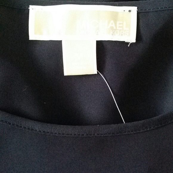 Micheal Kors new navy blouse with side tie. - Picture 3 of 4