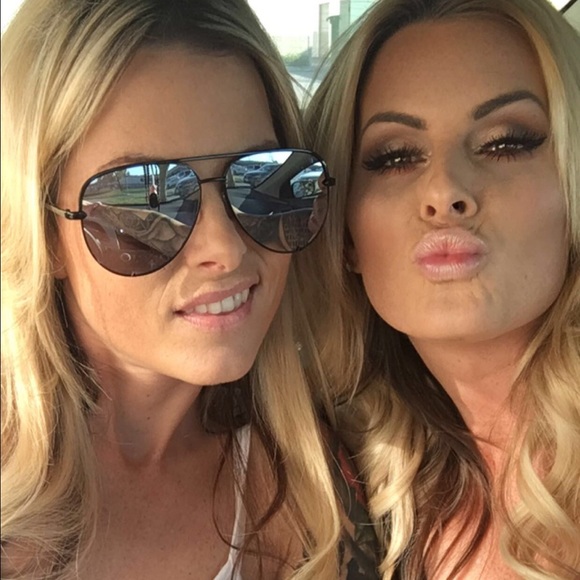 Meet your Posher, Kaley...hi everybody !! - Picture 5 of 8