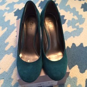 LOFT tease suede wedges