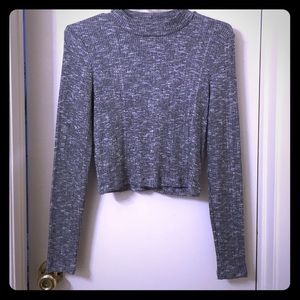 Long sleeve crop top