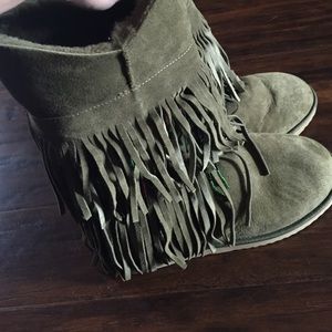 Koolaburra olive green boots