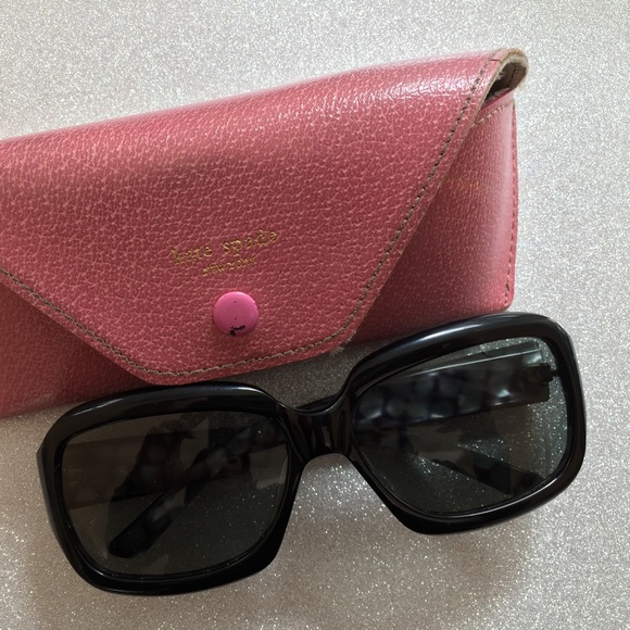 Vintage Kate Spade oversized sunglasses!