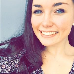 Meet your Posher, Caitlin