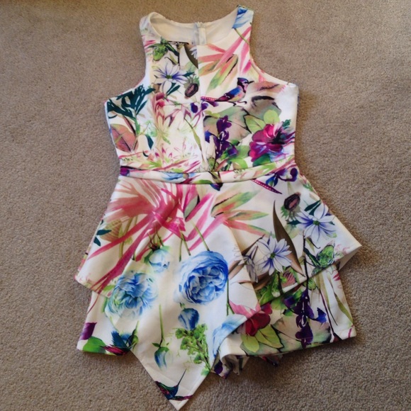 Shun xin Pants - Floral print asymmetrical romper