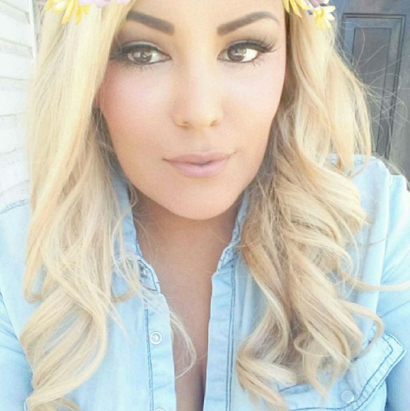 Meet your Posher, Alisha - Picture 2 of 2