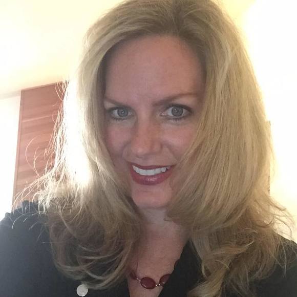 Meet your Posher, Lisa - Picture 1 of 1