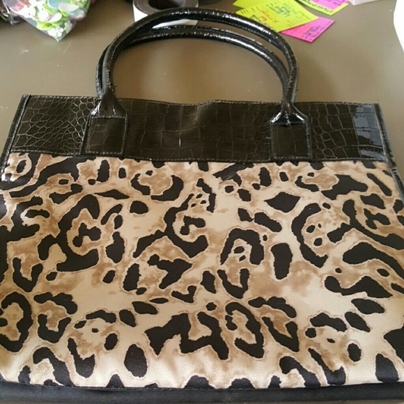 Large tote bag.