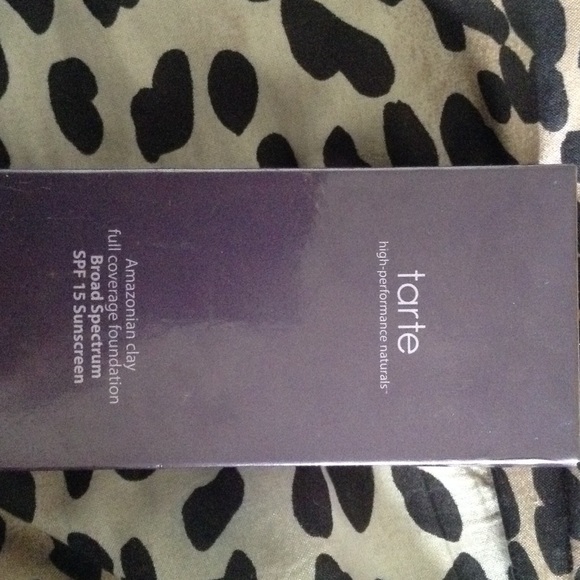 Tarte Amazonian clay full coverage foundation