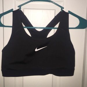 black nike sports bra size medium dri-fit NWOT