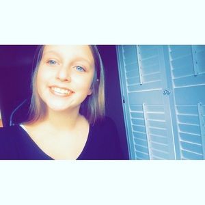 Meet your Posher, Ella