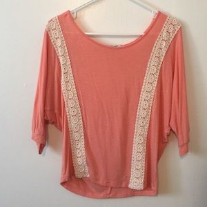 coral lace flowy shirt!🌞