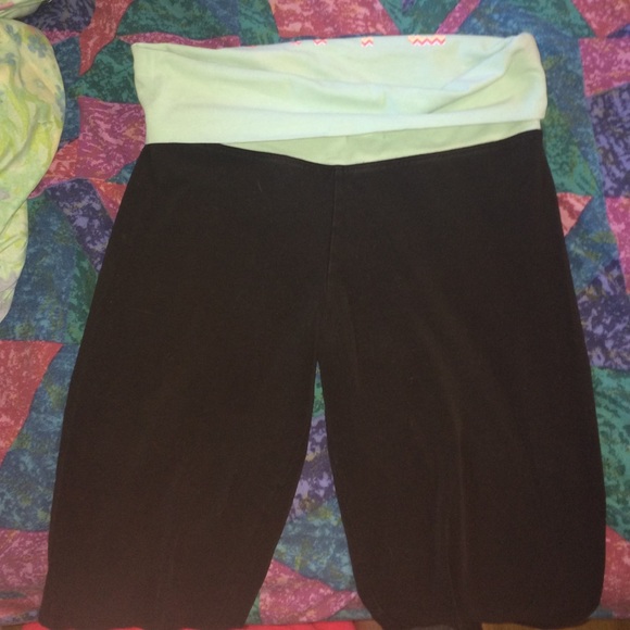 VS cropped leggings