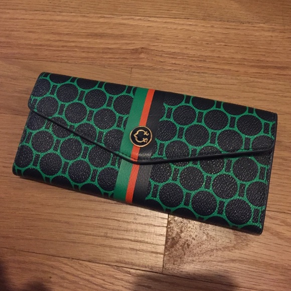 SALE Cwonder wallet. Checkbook size - Picture 3 of 3