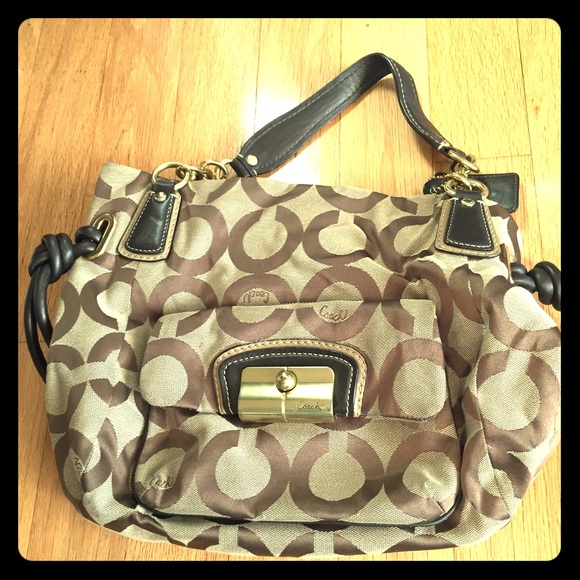 Coach Handbags - 👛 Coach shoulder bag 👛