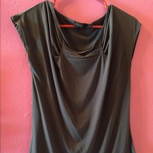 Gray short sleeve shirt