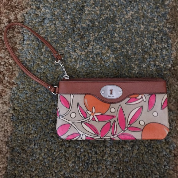 Fossil wristlet
