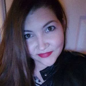 Meet your Posher, Pilar