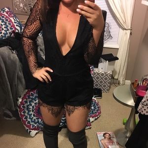 TOBI Grace Bell Sleeve Romper - NEVER WORN