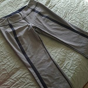 Lululemon yoga crops