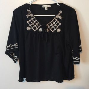 flowy black boho shirt 🌞