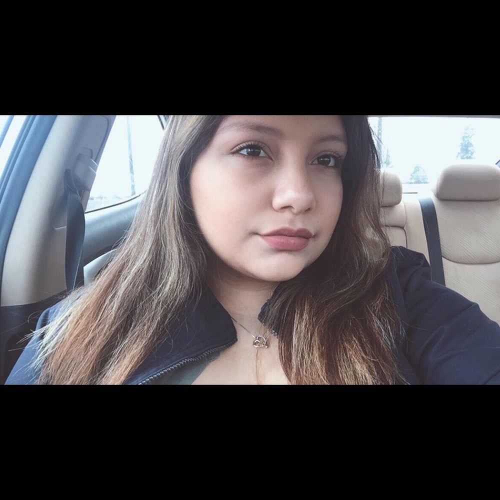 Meet your Posher, Alexis