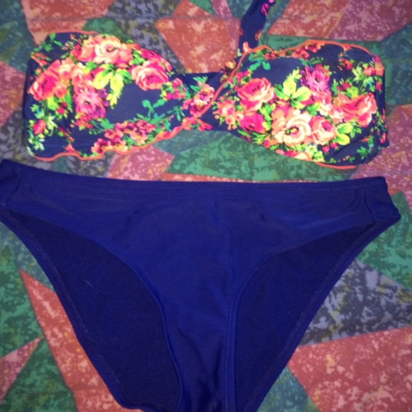 Floral bikini set