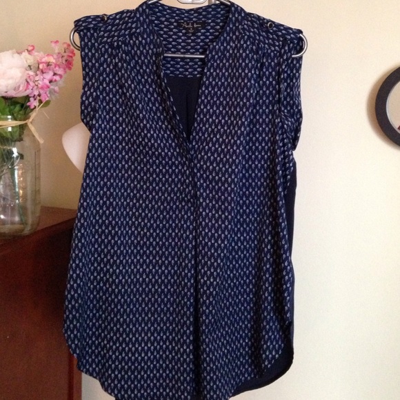 Short sleeved blouse