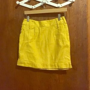 Yellow pencil skirt